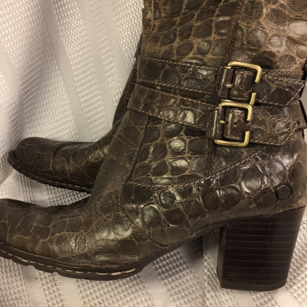 Born leather almost new high boots w/2”heel zipper - Picture 7 of 8